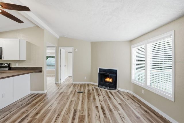 27080 HIAWATHA BOULEVARD, Brooksville, FL 34601