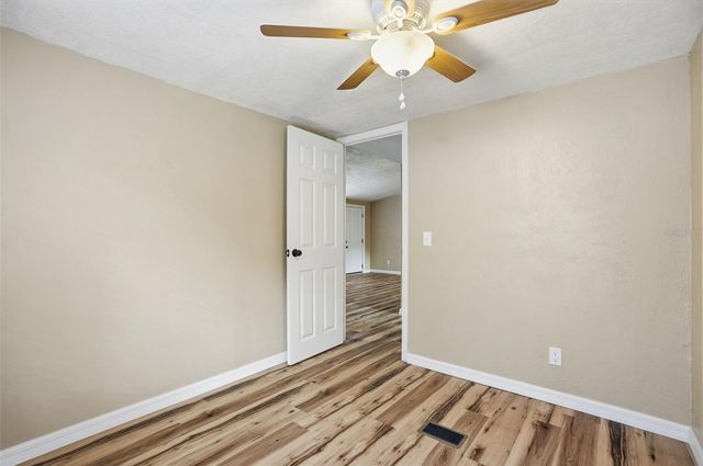 27080 HIAWATHA BOULEVARD, Brooksville, FL 34601