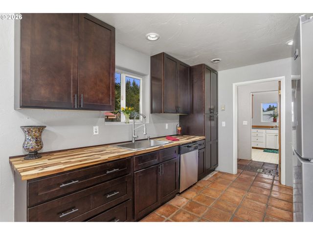 295 Kangas Rd, Toledo, WA 98591