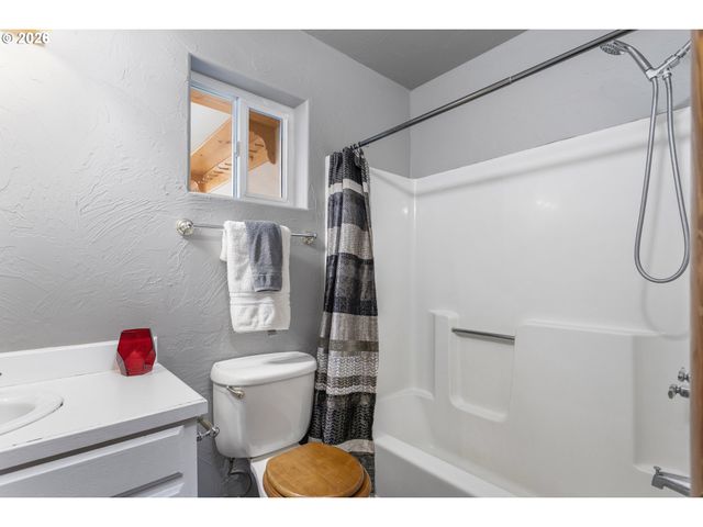 295 Kangas Rd, Toledo, WA 98591