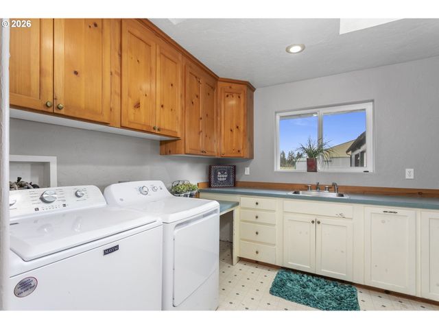 295 Kangas Rd, Toledo, WA 98591