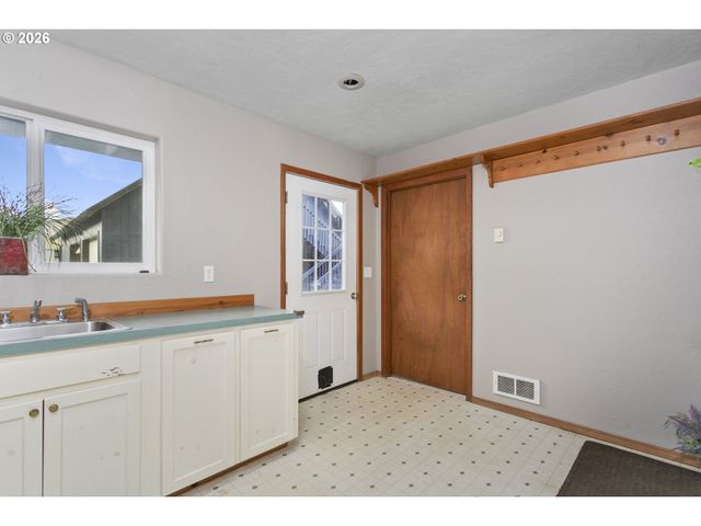 295 Kangas Rd, Toledo, WA 98591