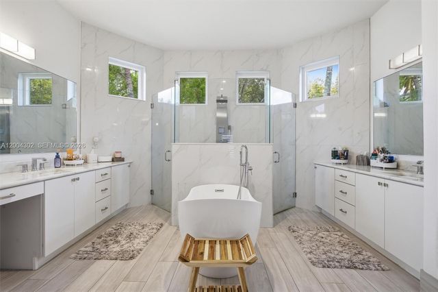 16557 NW 15th St, Pembroke Pines, FL 33028