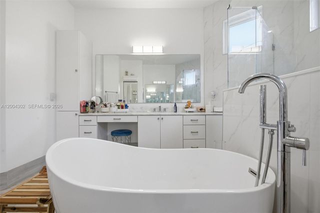 16557 NW 15th St, Pembroke Pines, FL 33028