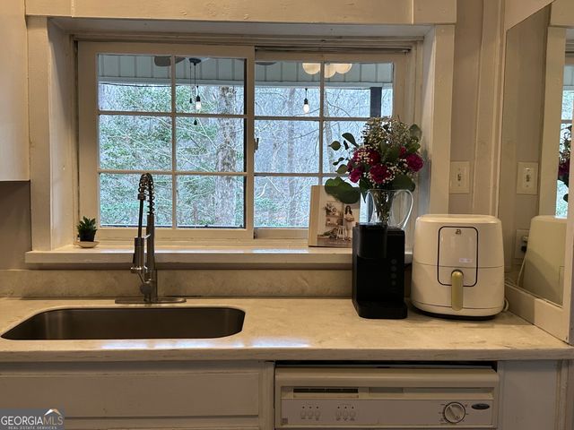 95 Holly Lane, Dahlonega, GA 30533