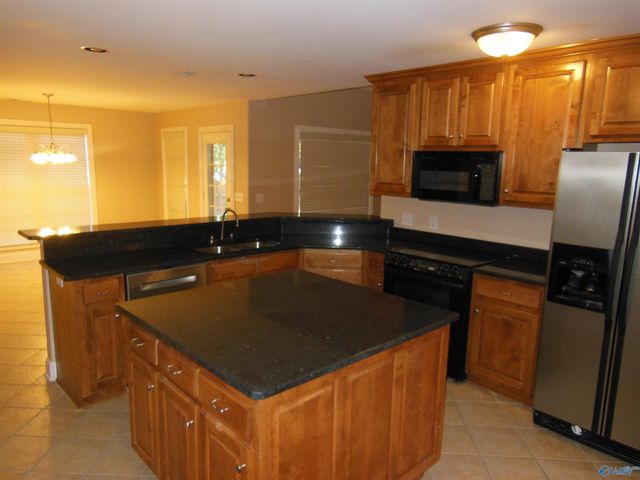 2604 Little Cove Road SE, Hampton Cove, AL 35763