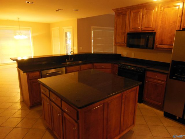 2604 Little Cove Road SE, Hampton Cove, AL 35763