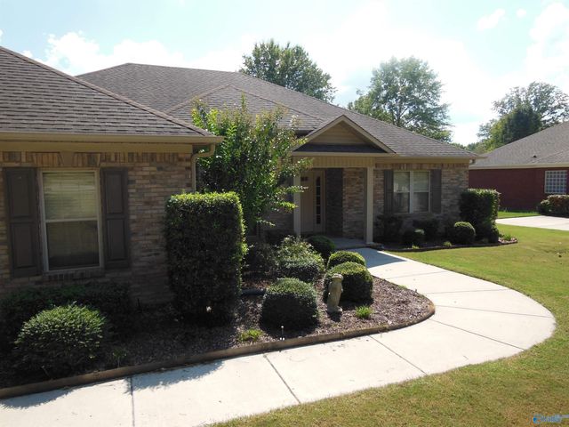 2604 Little Cove Road SE, Hampton Cove, AL 35763