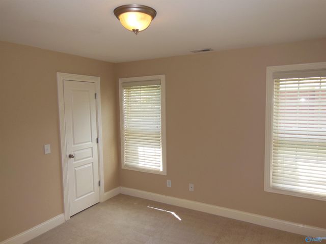 2604 Little Cove Road SE, Hampton Cove, AL 35763