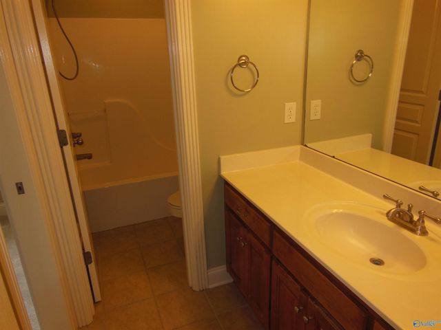 2604 Little Cove Road SE, Hampton Cove, AL 35763