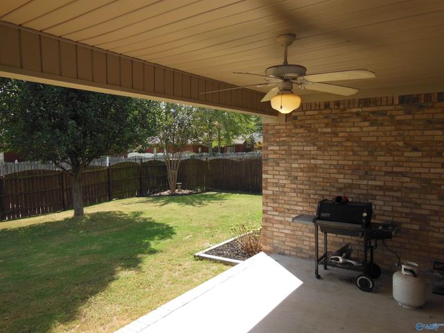 2604 Little Cove Road SE, Hampton Cove, AL 35763