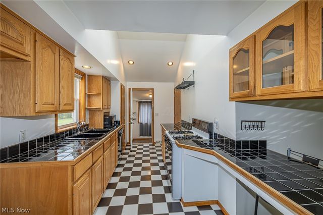 3957 Grafton Road, Brunswick, OH 44212