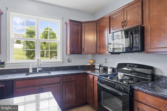 114 LAWRENCE DR, Gilbertsville, PA 19525