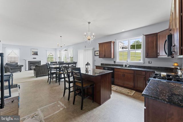 114 LAWRENCE DR, Gilbertsville, PA 19525