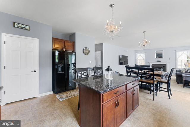 114 LAWRENCE DR, Gilbertsville, PA 19525