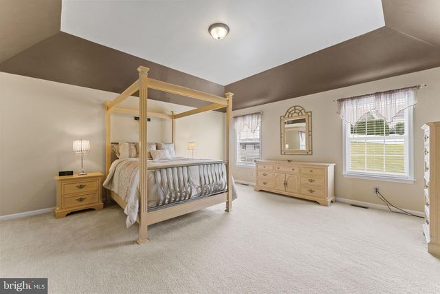 114 LAWRENCE DR, Gilbertsville, PA 19525