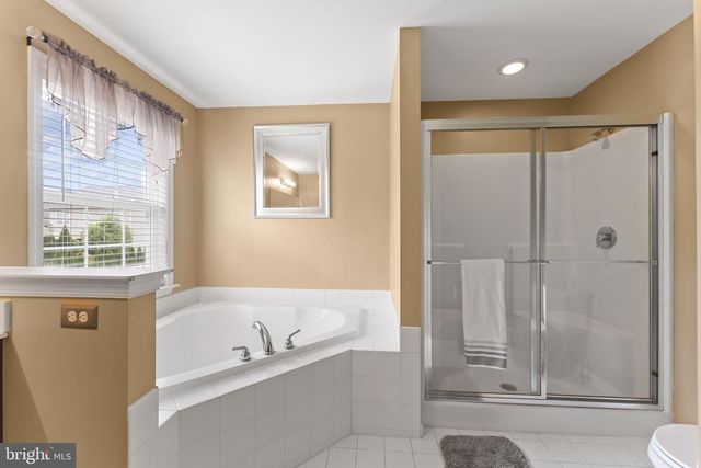114 LAWRENCE DR, Gilbertsville, PA 19525