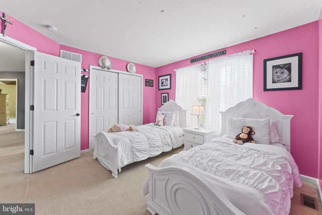 114 LAWRENCE DR, Gilbertsville, PA 19525
