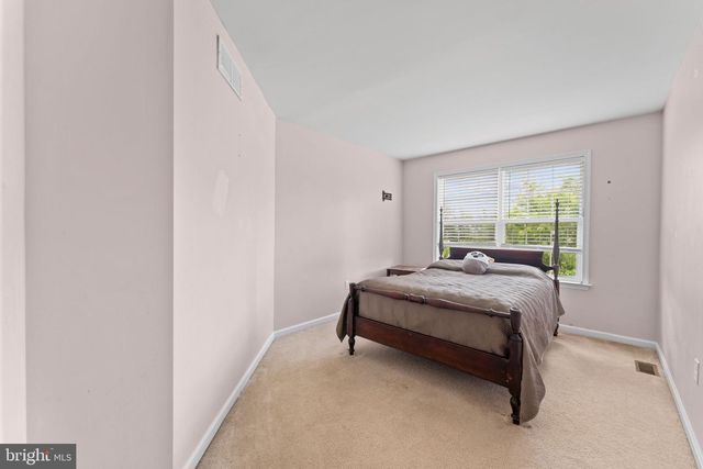 114 LAWRENCE DR, Gilbertsville, PA 19525