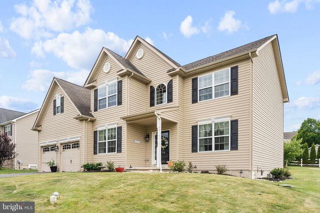 114 LAWRENCE DR, Gilbertsville, PA 19525