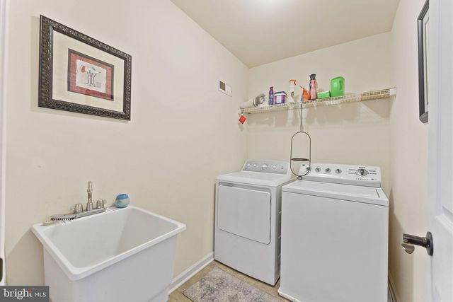 114 LAWRENCE DR, Gilbertsville, PA 19525