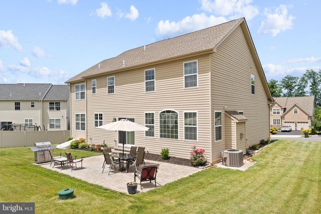 114 LAWRENCE DR, Gilbertsville, PA 19525