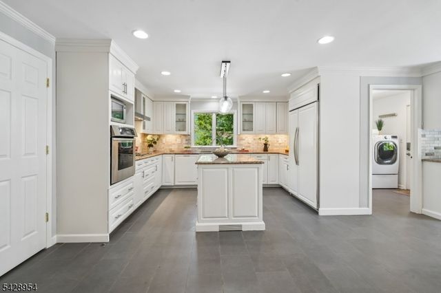 201 Parsonage Hill Rd, Millburn Twp., NJ 07078