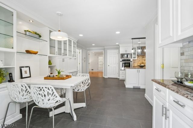 201 Parsonage Hill Rd, Millburn Twp., NJ 07078