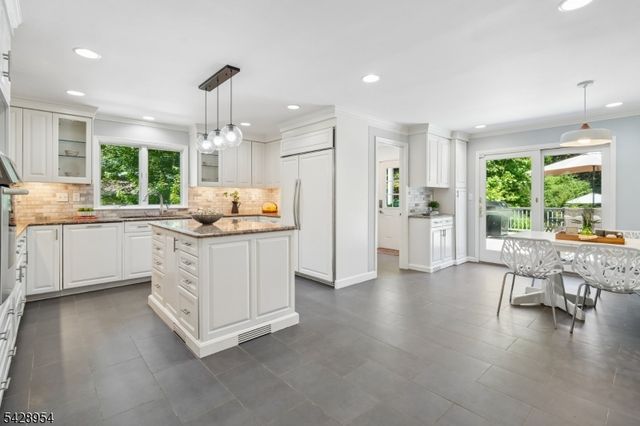 201 Parsonage Hill Rd, Millburn Twp., NJ 07078