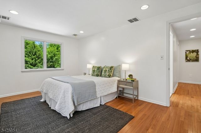 201 Parsonage Hill Rd, Millburn Twp., NJ 07078