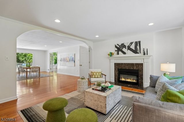 201 Parsonage Hill Rd, Millburn Twp., NJ 07078
