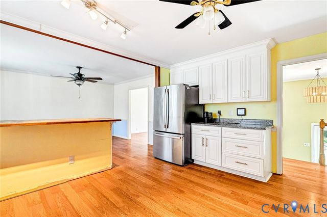 3802 N Middlebrook Ct, Chester, VA 23831