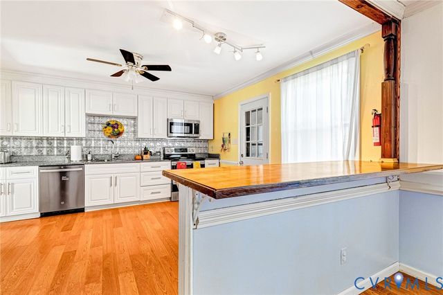 3802 N Middlebrook Ct, Chester, VA 23831