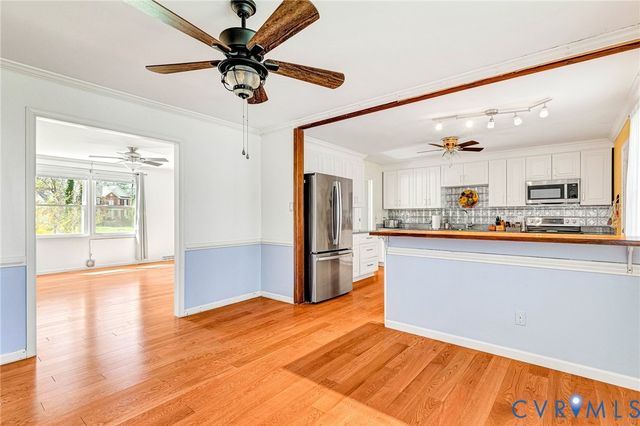 3802 N Middlebrook Ct, Chester, VA 23831