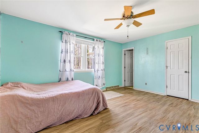 3802 N Middlebrook Ct, Chester, VA 23831