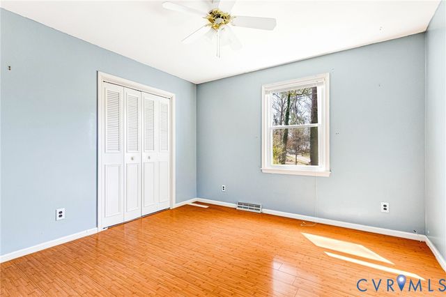 3802 N Middlebrook Ct, Chester, VA 23831