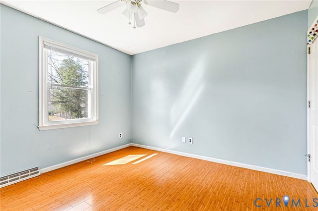 3802 N Middlebrook Ct, Chester, VA 23831