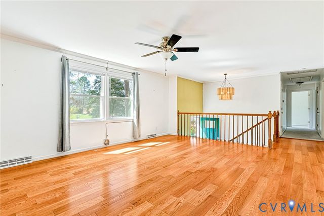 3802 N Middlebrook Ct, Chester, VA 23831