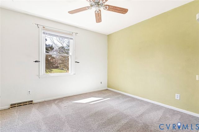 3802 N Middlebrook Ct, Chester, VA 23831