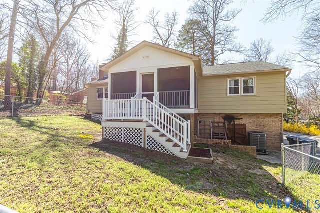 3802 N Middlebrook Ct, Chester, VA 23831