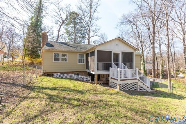 3802 N Middlebrook Ct, Chester, VA 23831