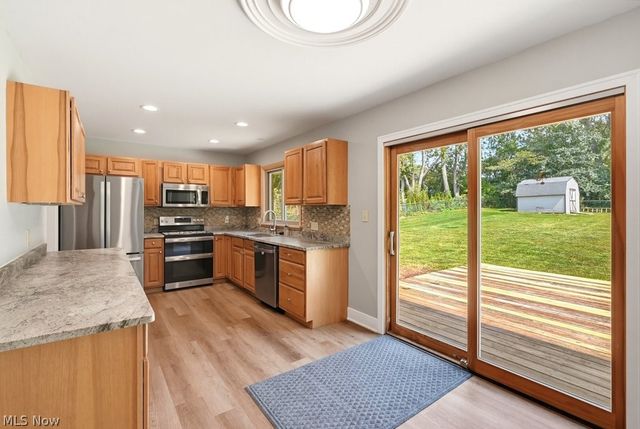3783 Cayugas Drive, Green, OH 44319