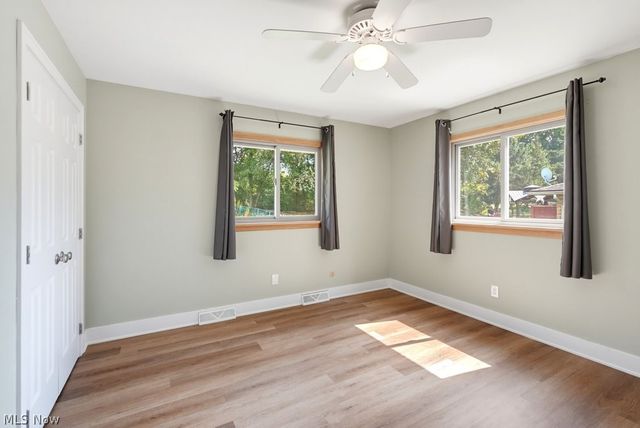 3783 Cayugas Drive, Green, OH 44319