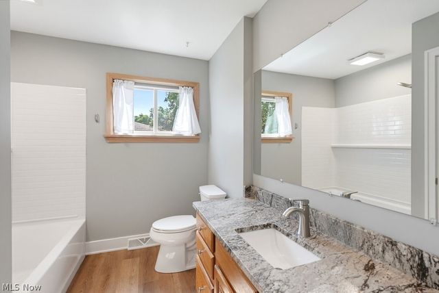 3783 Cayugas Drive, Green, OH 44319