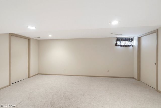 3783 Cayugas Drive, Green, OH 44319