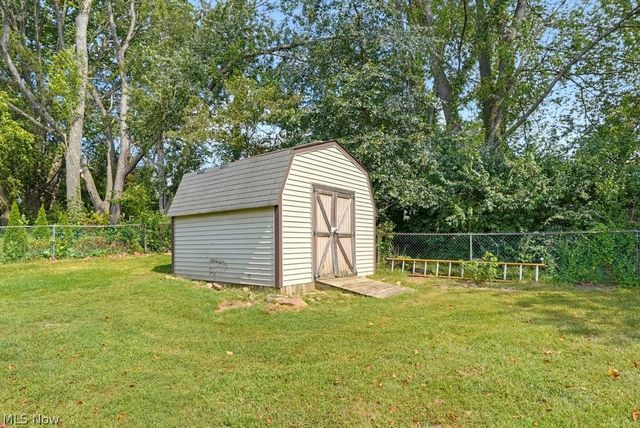 3783 Cayugas Drive, Green, OH 44319