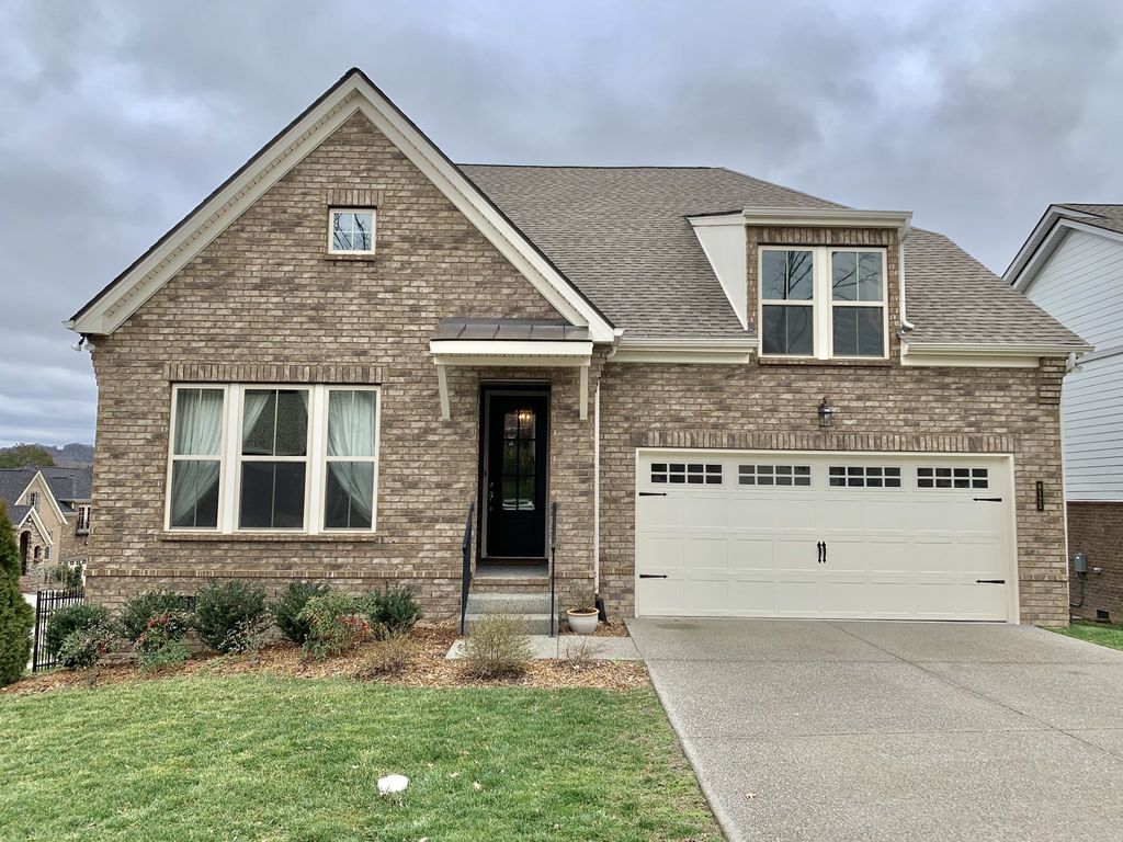 6123 Christmas Dr, Nolensville, TN 37135