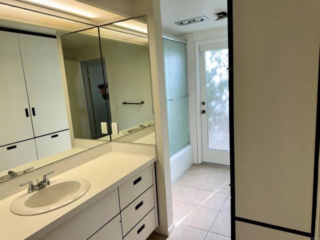 2511 El Amigo Rd, Del Mar, CA 92014