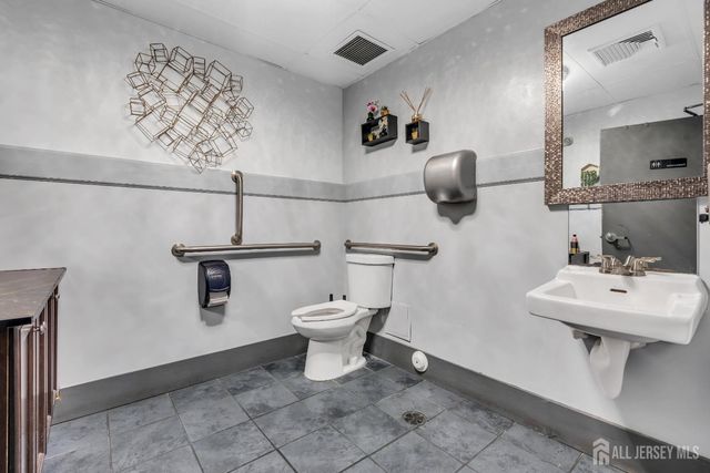 357 Us Highway 9, Manalapan, NJ 07726