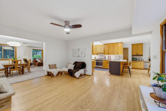 345 S Beaumont AVENUE, Brookfield, WI 53005